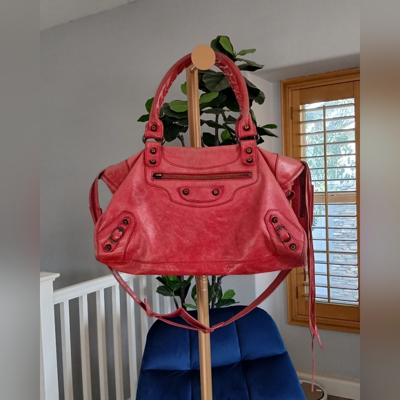 Balenciaga Agneau City Bag in Red. - Picture 1 of 13
